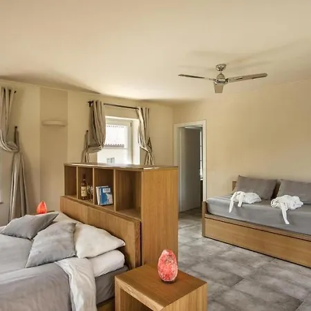 Sleeps 22 Pool Air Con Wifi Villa