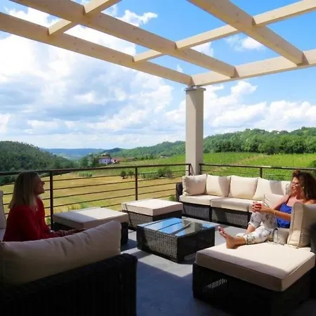 Villa Sleeps 22 Pool Air Con Wifi Cremolino