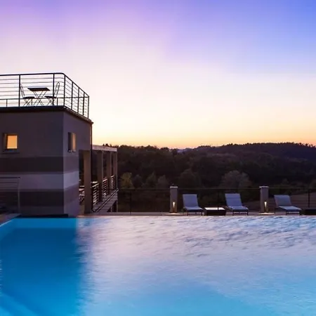 Sleeps 22 Pool Air Con Wifi Villa